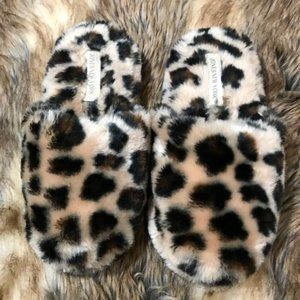 Jones New York Faux Fur Leopard Deep Plush Slipper